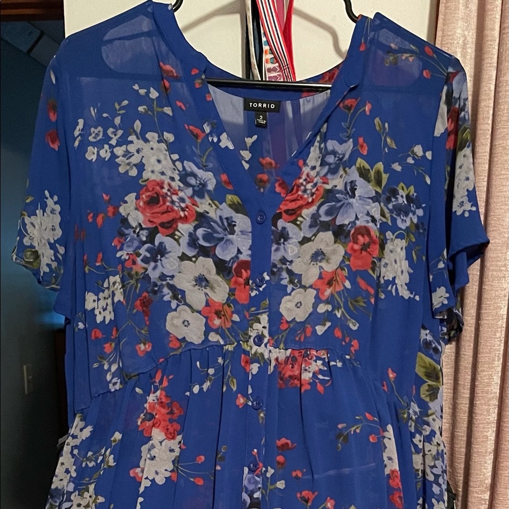 Torrid 2 sheer high low shirt